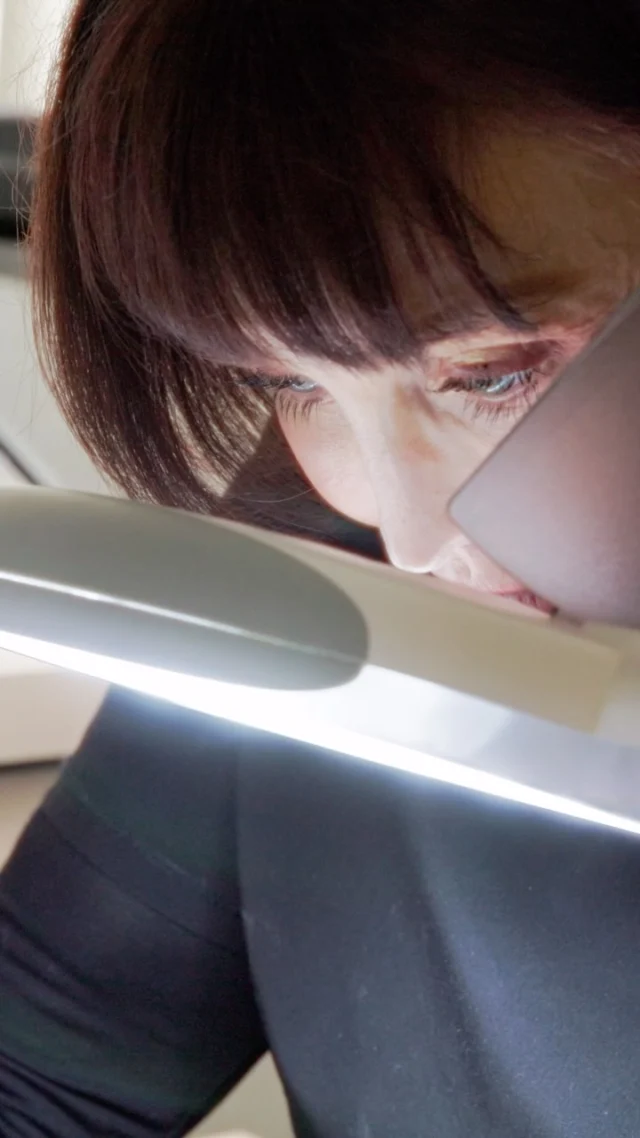 Dermaplaning offers several benefits for the skin, making it a popular skincare treatment. 

Here are the main perks:
✨ Exfoliation: It removes dead skin cells from the surface, leaving the skin smoother and brighter.
✨ Peach Fuzz Removal: It gets rid of vellus hair (the fine, soft facial hair), which can make the skin look more even and allow makeup to go on smoother.
✨ Improved Product Absorption: Skincare products can penetrate more deeply and work more effectively after dermaplaning.
✨ Smoother Skin Texture: Helps reduce the appearance of fine lines and mild acne scars.
✨ Instant Glow: Skin often looks fresher and more radiant immediately after treatment.

It might be tempting, but this is NOT something to do at home. Our experts use professional medical blades that are sterile and made specifically for this treatment. You can also cause more irritation to the skin if not done properly. Schedule an appointment and let us do the work for you! 💯