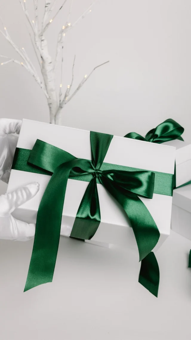 You didn’t think we’d let the holidays go by without a little sparkle, did you? ⁠
⁠
We’ve got 12 days of jaw-dropping beauty offers — from injectables to skincare to body contouring — and they’re launching on December 8th!